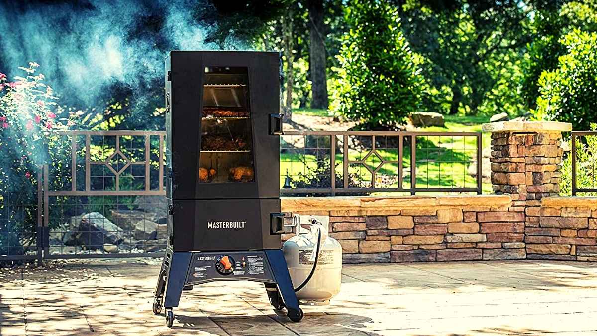 7 Best Gas Food Smokers For Home [2022 Update] Best Home Preserving