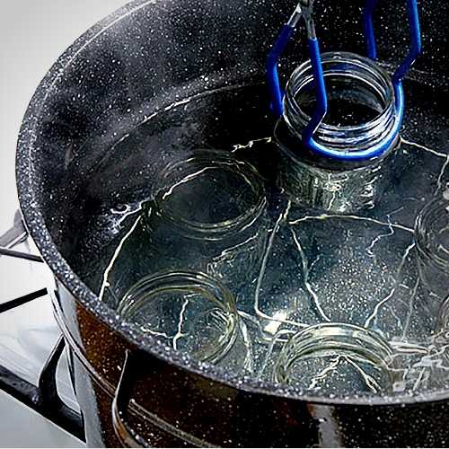 sterilize canning jars in water bath